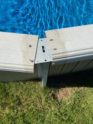 picture of broken pool top cap