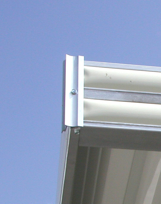 extruded corner for aluminum awning