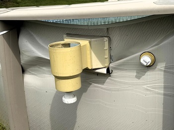 Skimmer Pulled Down