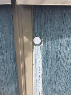 return hole behind upright