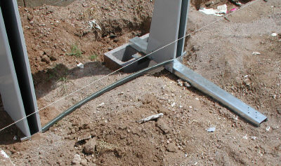 setting the braces on a Doughboy pool